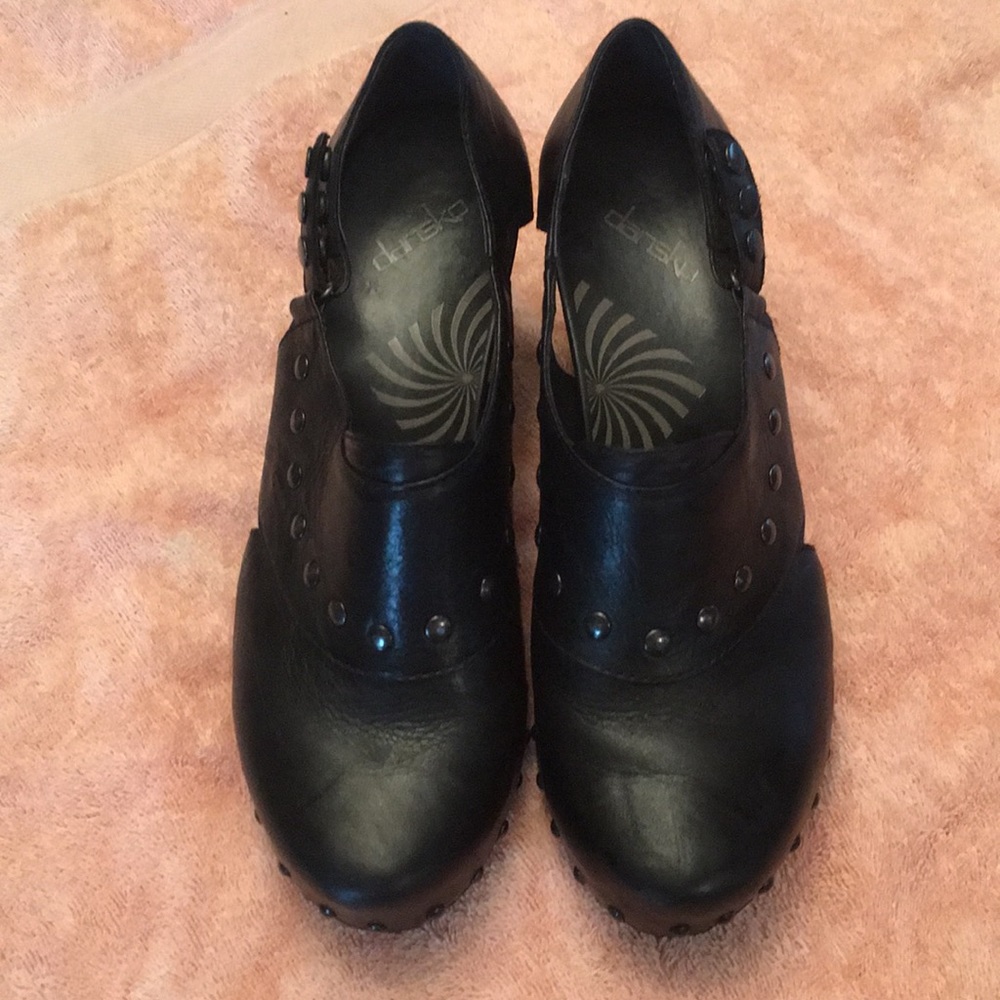 Dansko Women’s shoes. Size 10